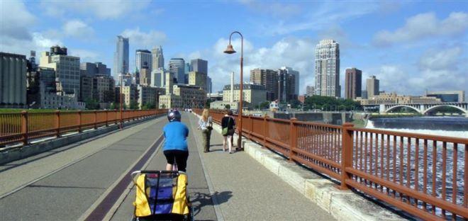 Minneapolis' Grand Round National Scenic Byway sunny daytime bike trail