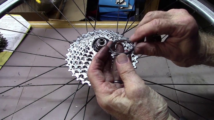 Loose Cassette Cogs how to fix bike chain noise clicking