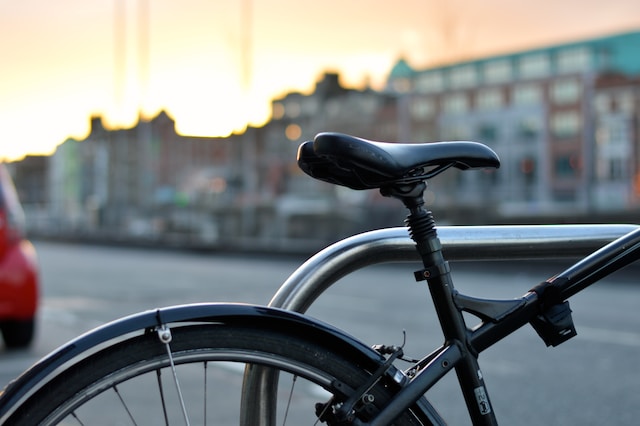 bike saddle sunset lower back pain causes tips